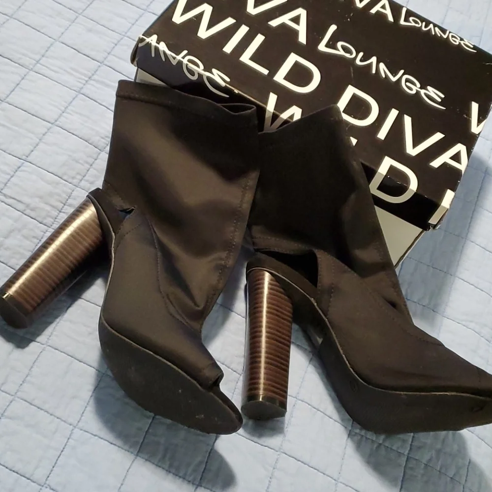 Wild Diva black lycra peep toe heels - 7